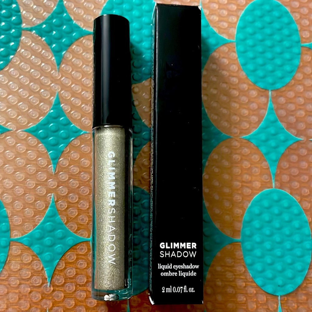 BNIB. Avon Glimmer Liquid 👁 Shadow in Diamond Dust. $10